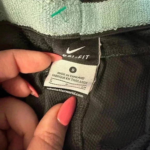 Nike Men’s Gray And Teal Dri Fit Shorts With Pockets Size Small - Picture 6 of 8